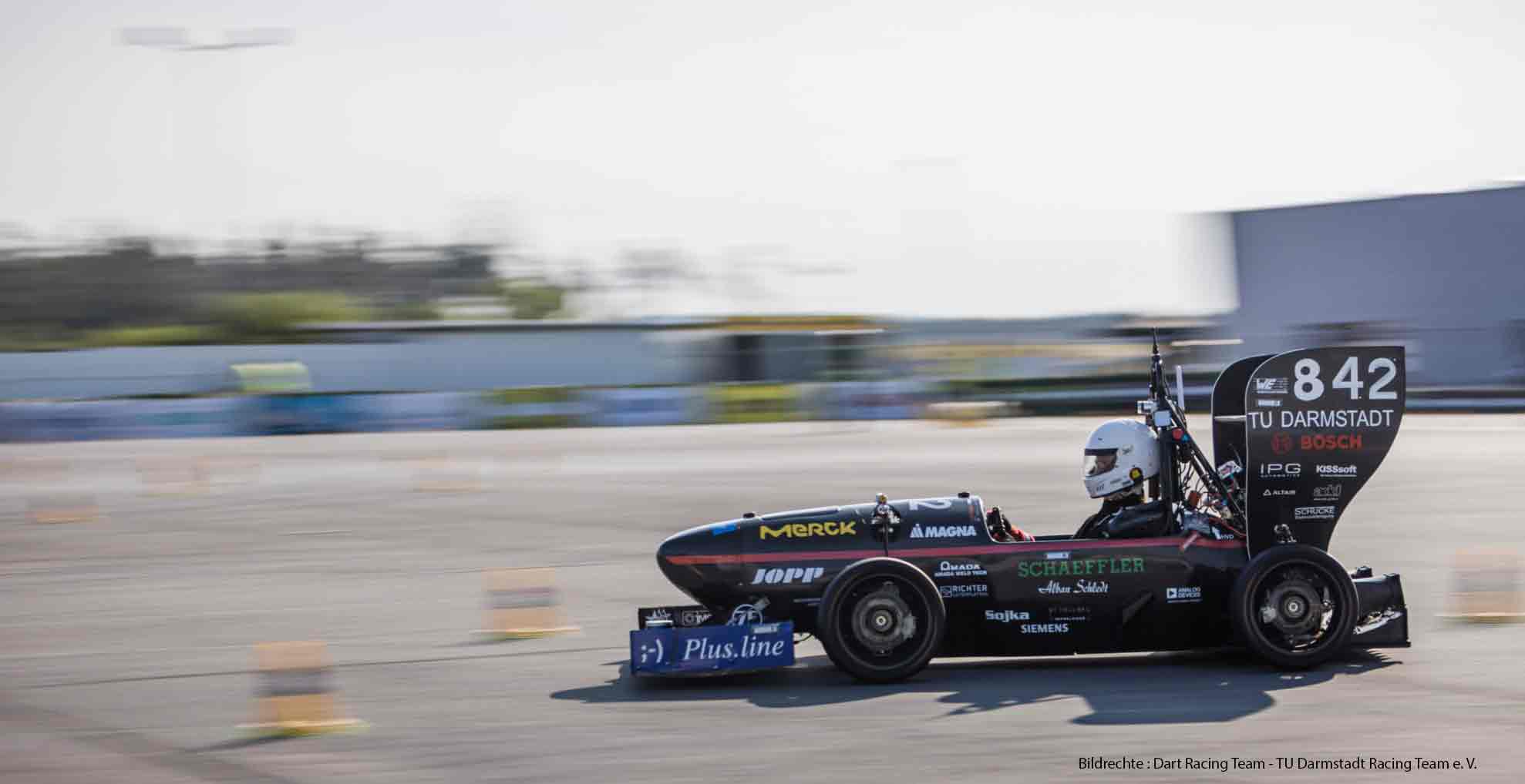 Rennwagen des DART Racing Teams auf der Strecke